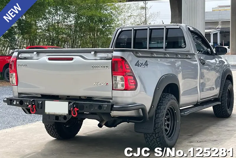 Toyota Hilux in Gray for Sale Image 2