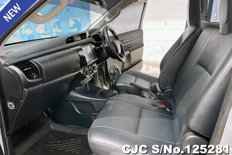 Toyota Hilux in Gray for Sale Image 7