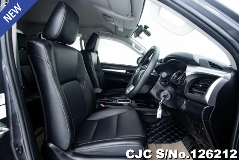 Toyota Hilux in Gray for Sale Image 7