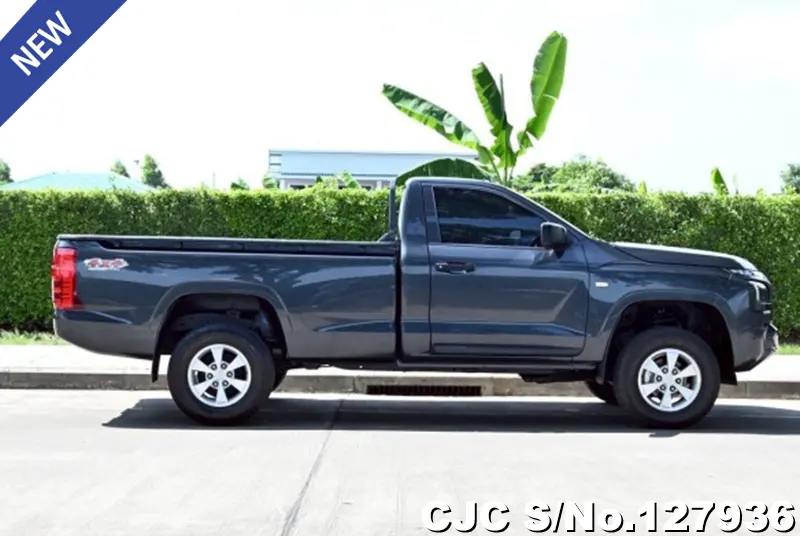 Mitsubishi Triton in Gray for Sale Image 2