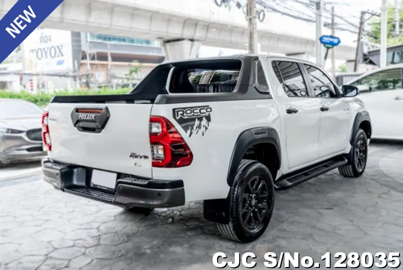 Toyota Hilux in White for Sale Image 2
