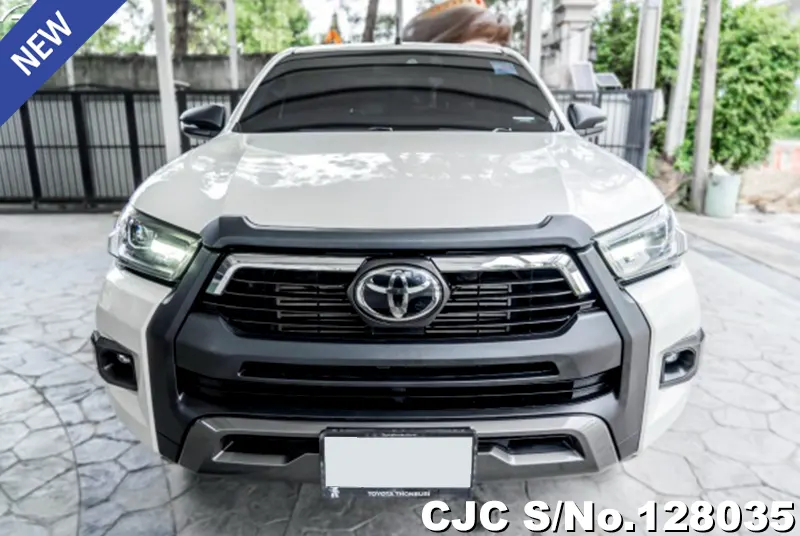 Toyota Hilux in White for Sale Image 4