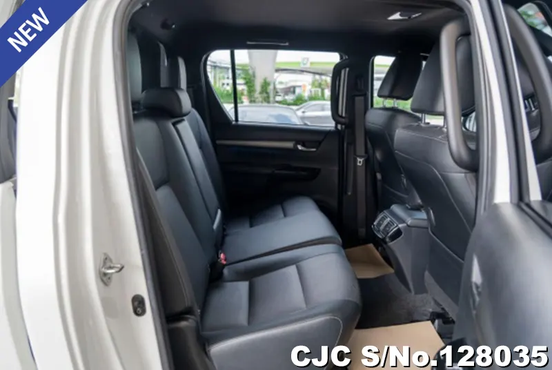 Toyota Hilux in White for Sale Image 10