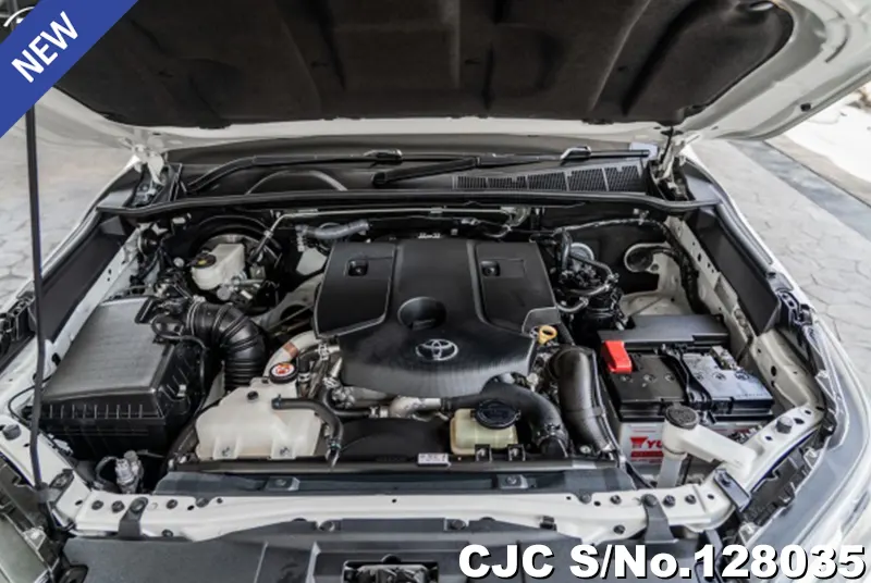 Toyota Hilux in White for Sale Image 12