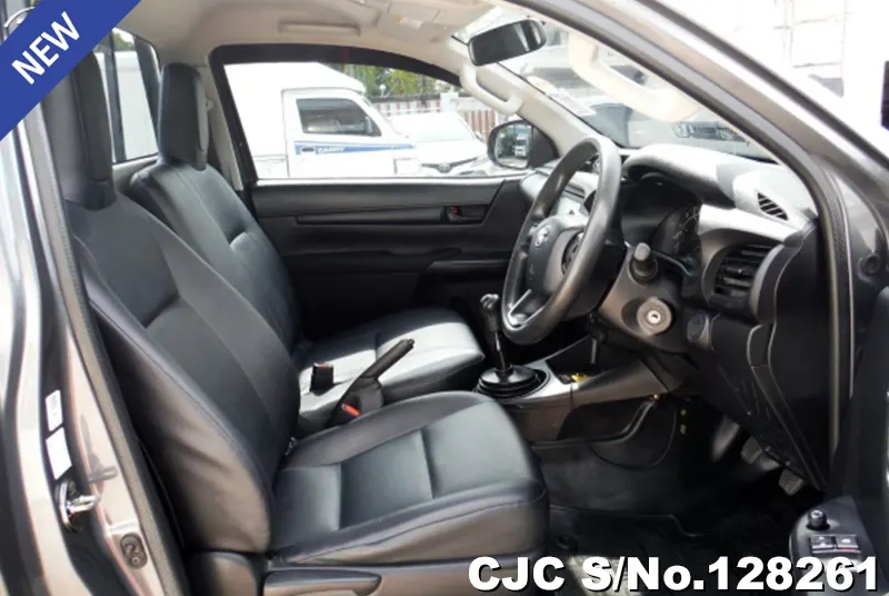 Toyota Hilux in Gray for Sale Image 7