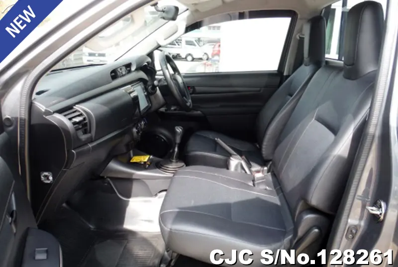Toyota Hilux in Gray for Sale Image 8