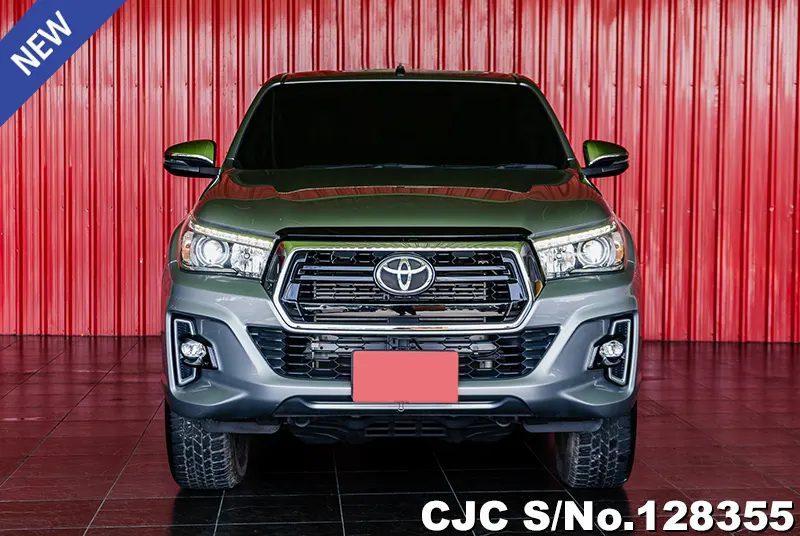 Toyota Hilux in Silver for Sale Image 1