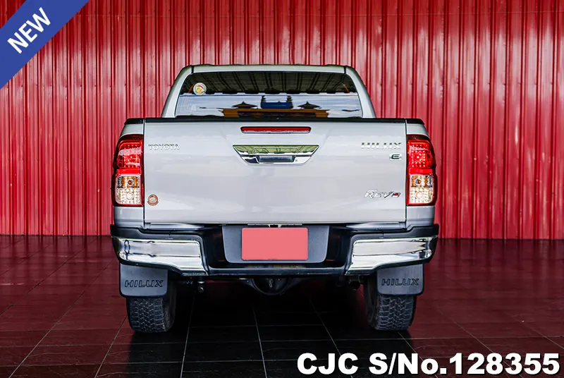 Toyota Hilux in Silver for Sale Image 2