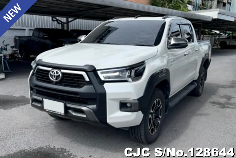Toyota Hilux in White for Sale Image 3