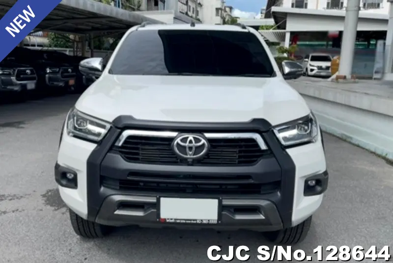 Toyota Hilux in White for Sale Image 4
