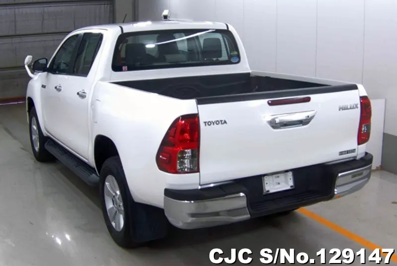Toyota Hilux in White for Sale Image 1