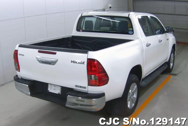 Toyota Hilux in White for Sale Image 2