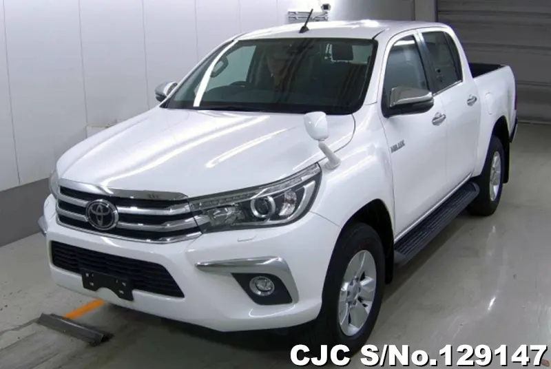 Toyota Hilux in White for Sale Image 3