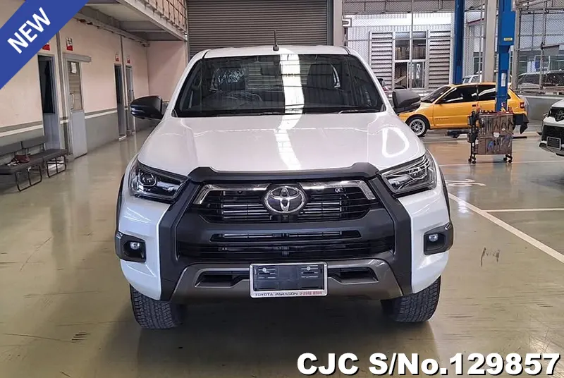 Toyota Hilux in White for Sale Image 2