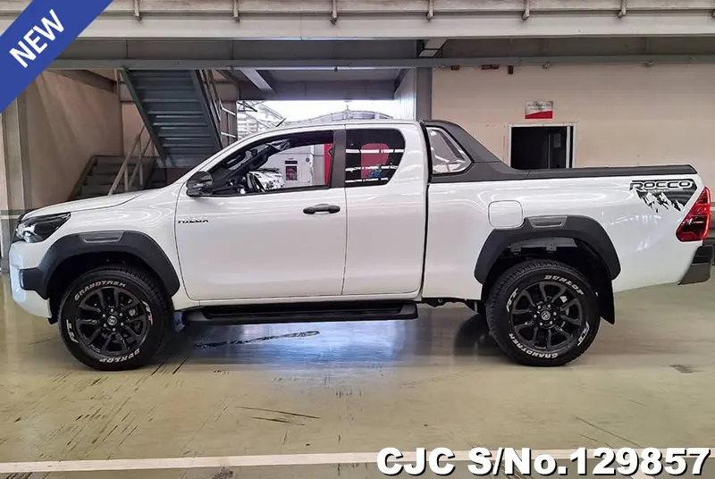Toyota Hilux in White for Sale Image 3