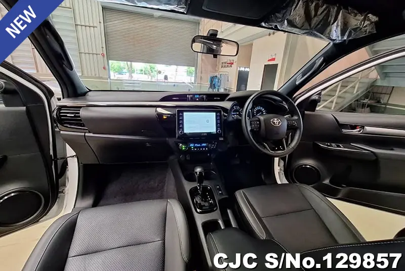Toyota Hilux in White for Sale Image 4