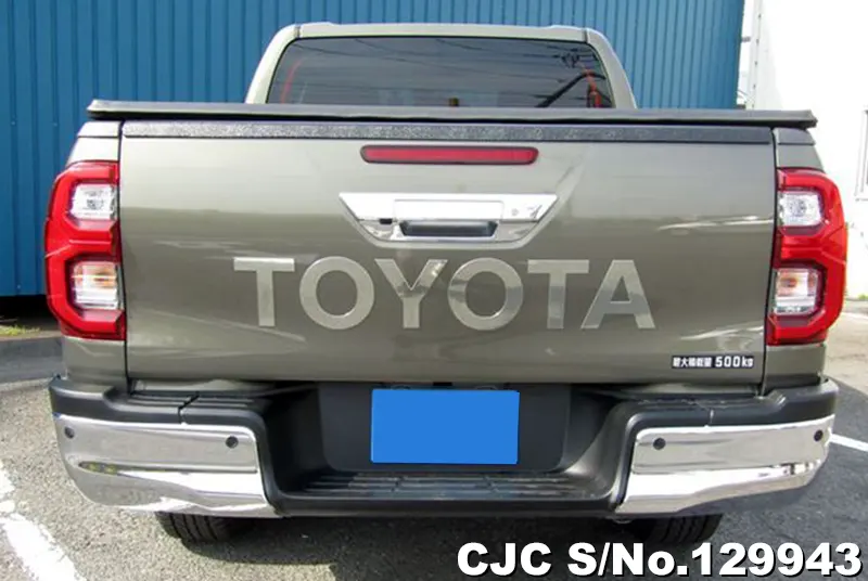 Toyota Hilux in Oxide Bronze Metallic for Sale Image 3