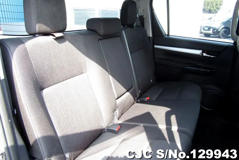 Toyota Hilux in Oxide Bronze Metallic for Sale Image 10