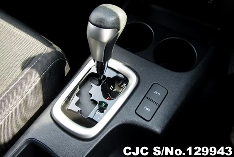 Toyota Hilux in Oxide Bronze Metallic for Sale Image 13