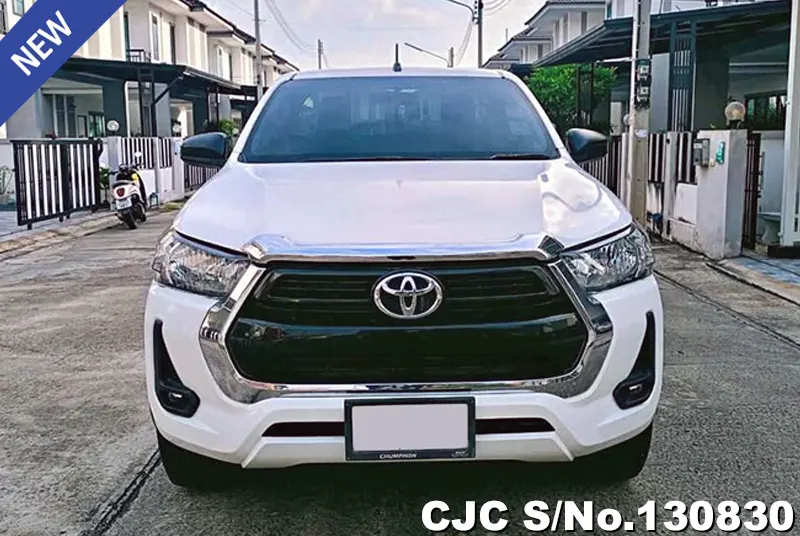 Toyota Hilux in White for Sale Image 4