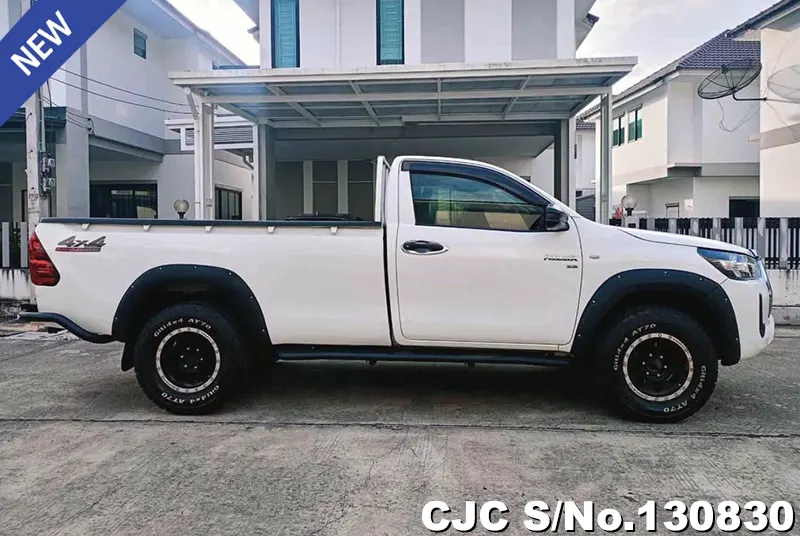 Toyota Hilux in White for Sale Image 6