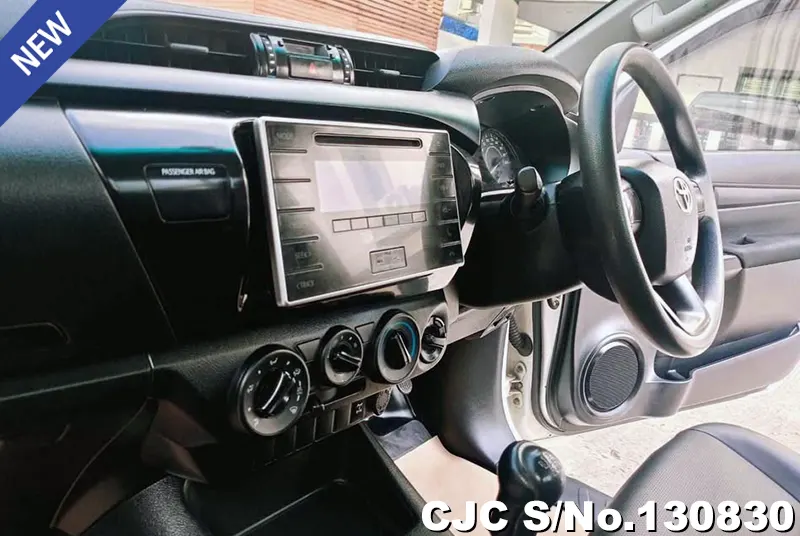 Toyota Hilux in White for Sale Image 10