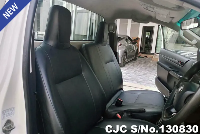 Toyota Hilux in White for Sale Image 11