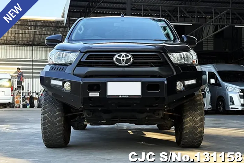 Toyota Hilux in Gray for Sale Image 4