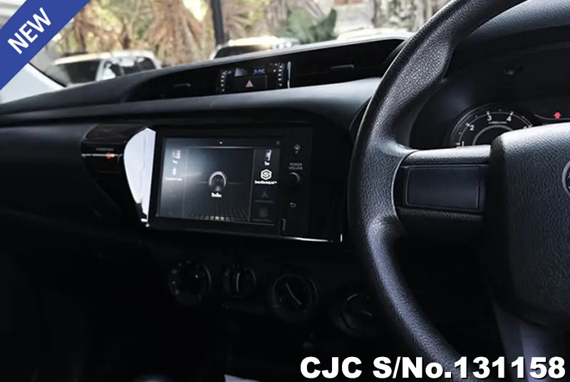 Toyota Hilux in Gray for Sale Image 9