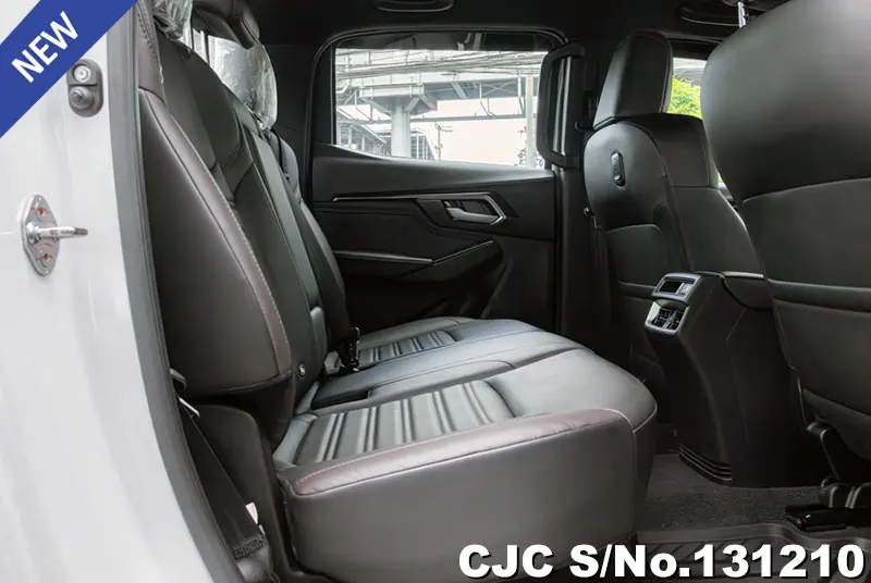 Isuzu D-Max in White for Sale Image 10