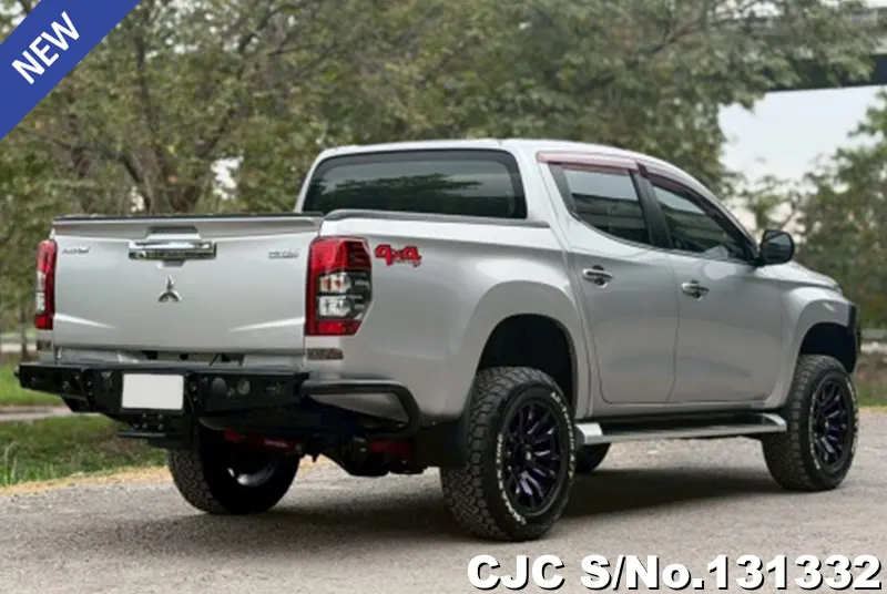 Mitsubishi Triton in Gray for Sale Image 2