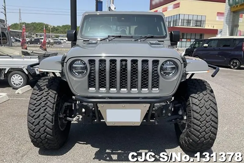 Jeep Gladiator in Gray for Sale Image 4