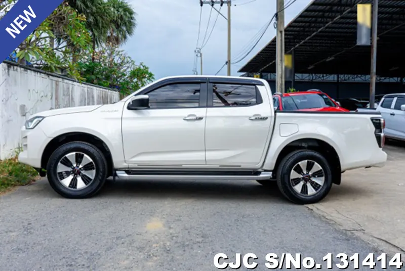 Isuzu D-Max in White for Sale Image 4