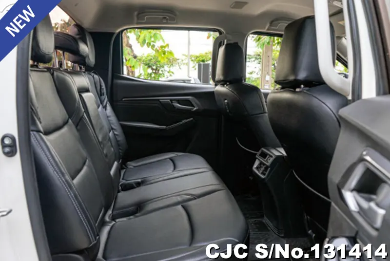 Isuzu D-Max in White for Sale Image 7