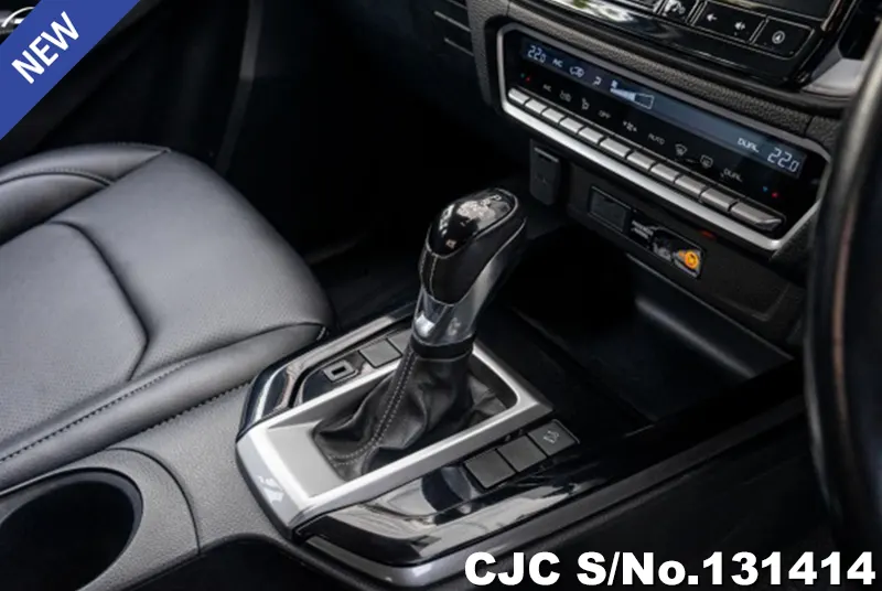 Isuzu D-Max in White for Sale Image 9