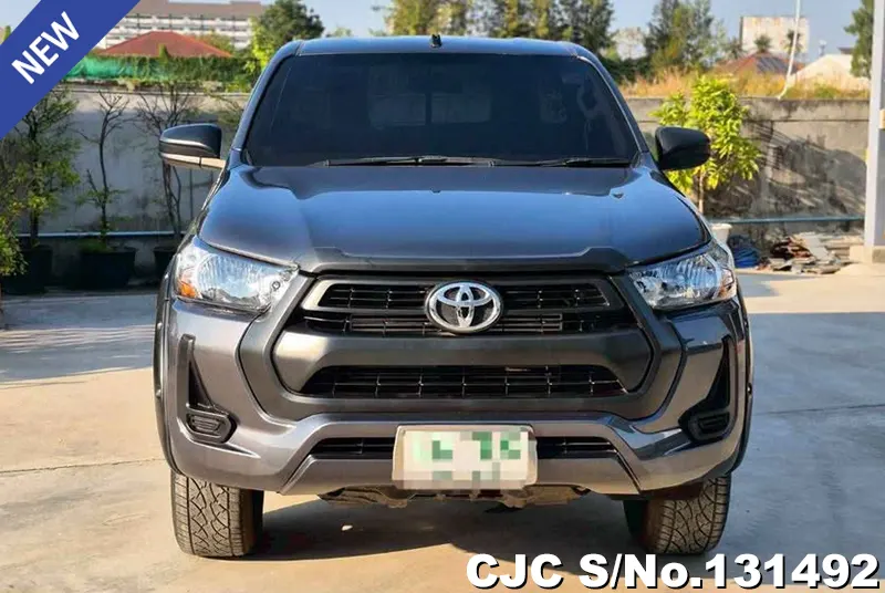 Toyota Hilux in Gray for Sale Image 3