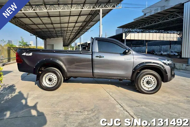 Toyota Hilux in Gray for Sale Image 5