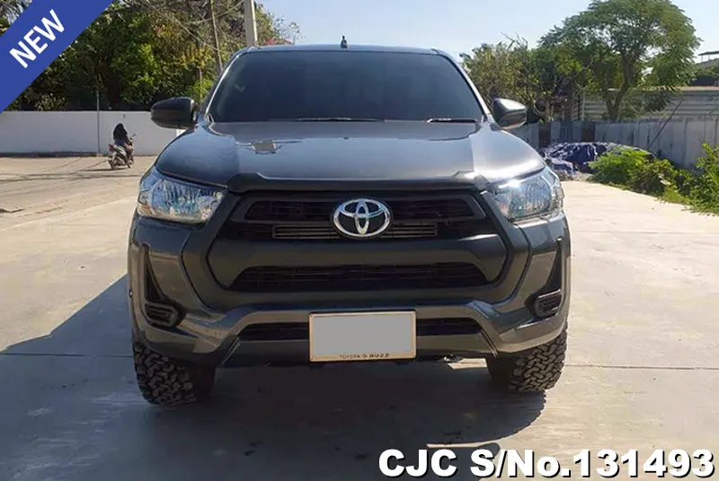 Toyota Hilux in Gray for Sale Image 4