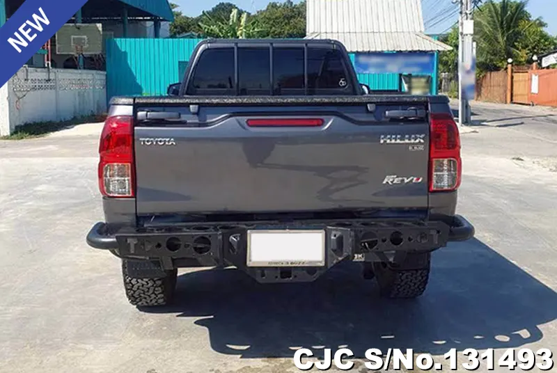 Toyota Hilux in Gray for Sale Image 5