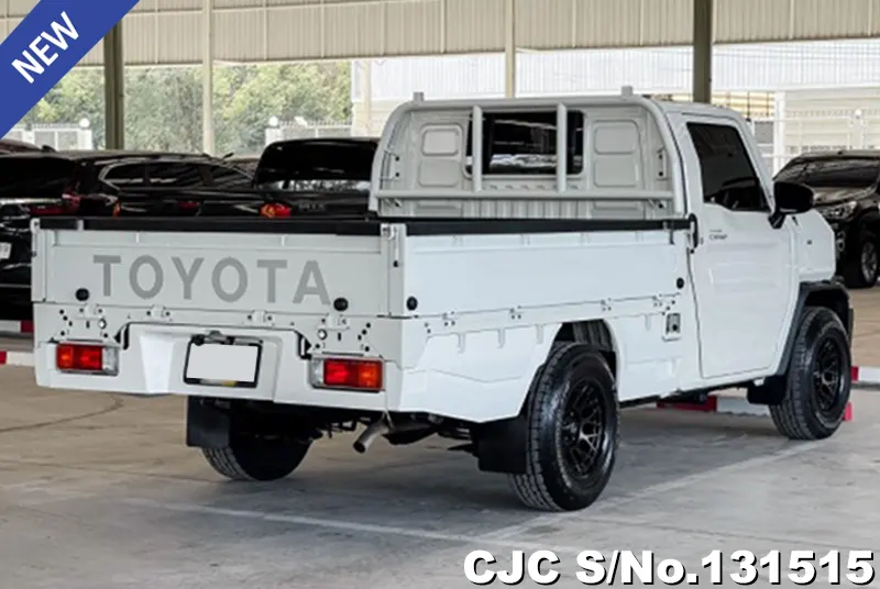 Toyota Hilux in White for Sale Image 1