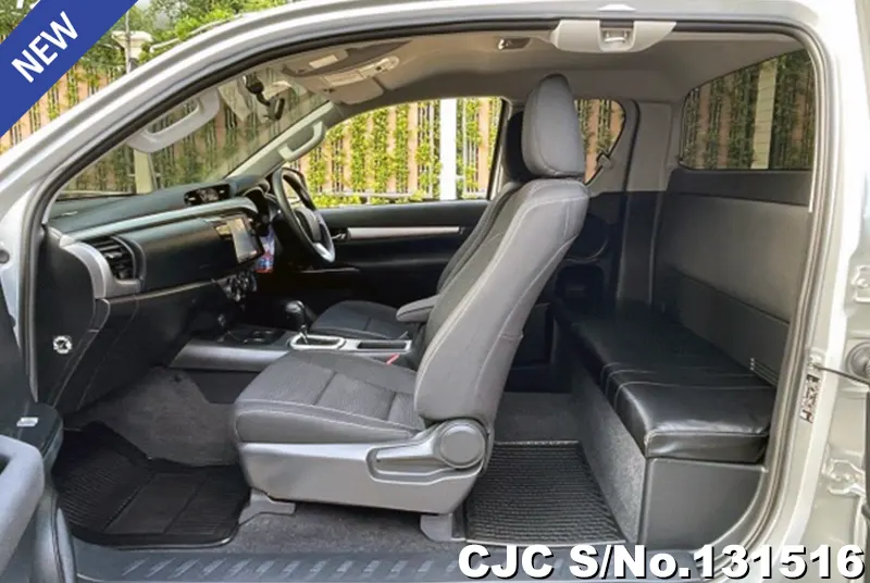 Toyota Hilux in Gray for Sale Image 7