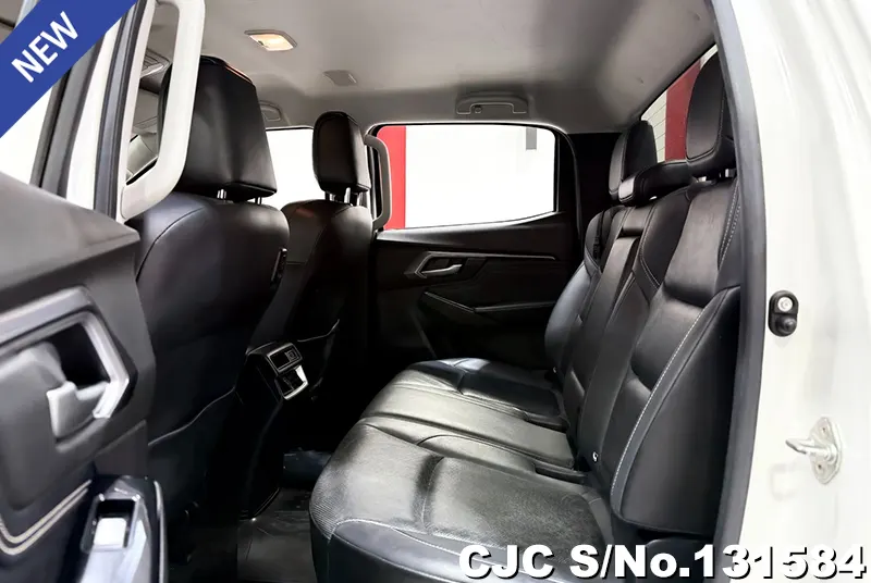 Isuzu D-Max in White for Sale Image 9