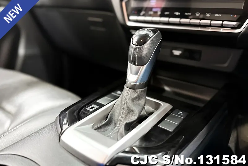 Isuzu D-Max in White for Sale Image 12