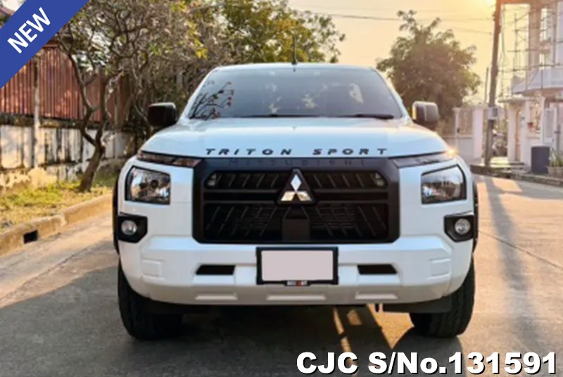 Mitsubishi Triton in White for Sale Image 3
