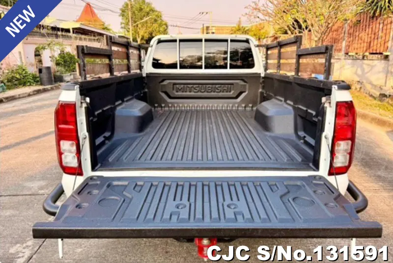 Mitsubishi Triton in White for Sale Image 6
