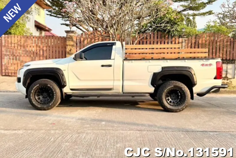 Mitsubishi Triton in White for Sale Image 5