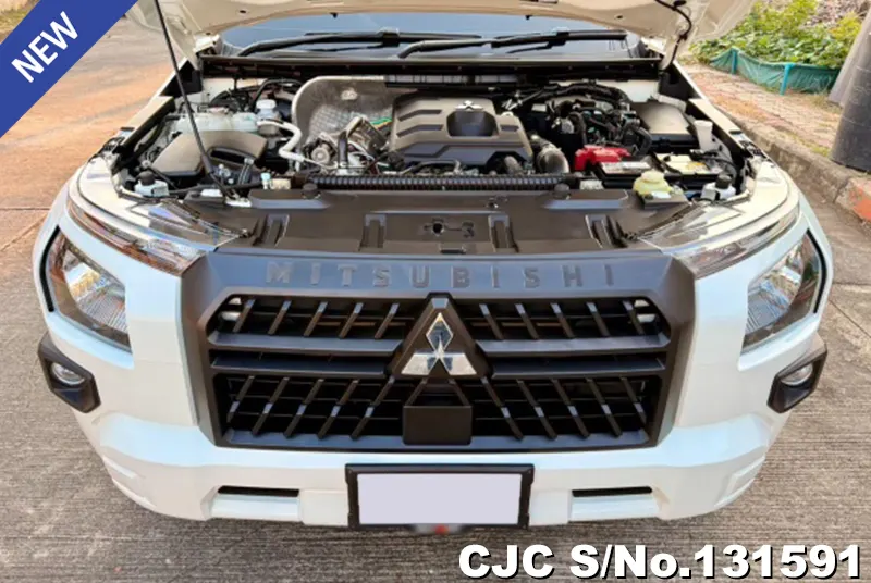 Mitsubishi Triton in White for Sale Image 11