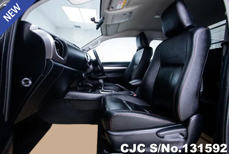 Toyota Hilux in Gray for Sale Image 7