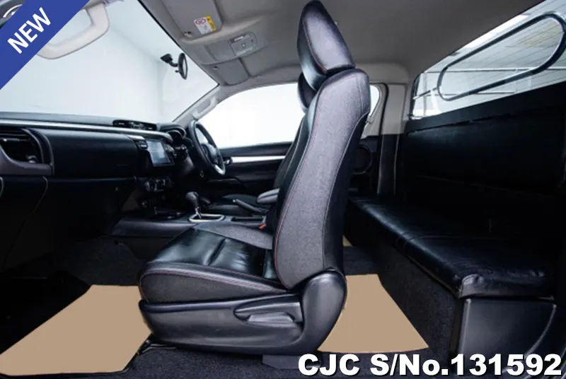 Toyota Hilux in Gray for Sale Image 8