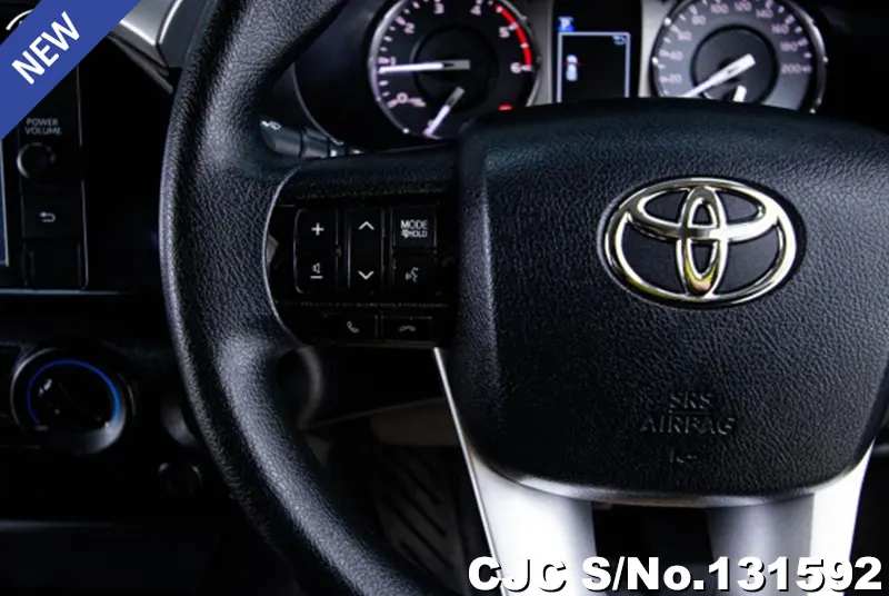 Toyota Hilux in Gray for Sale Image 9